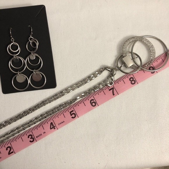 Silver Tone Circle Pendant Necklace & Earring Set - Picture 4 of 7